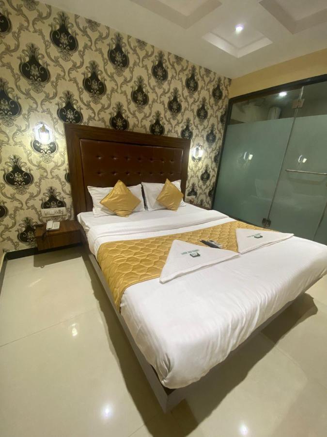 Garden Creek Residency - Near To Mumbai International Airport Hotel Bagian luar foto