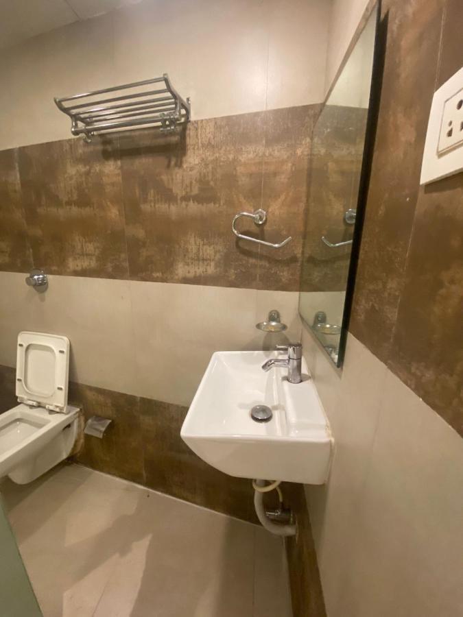 Garden Creek Residency - Near To Mumbai International Airport Hotel Bagian luar foto