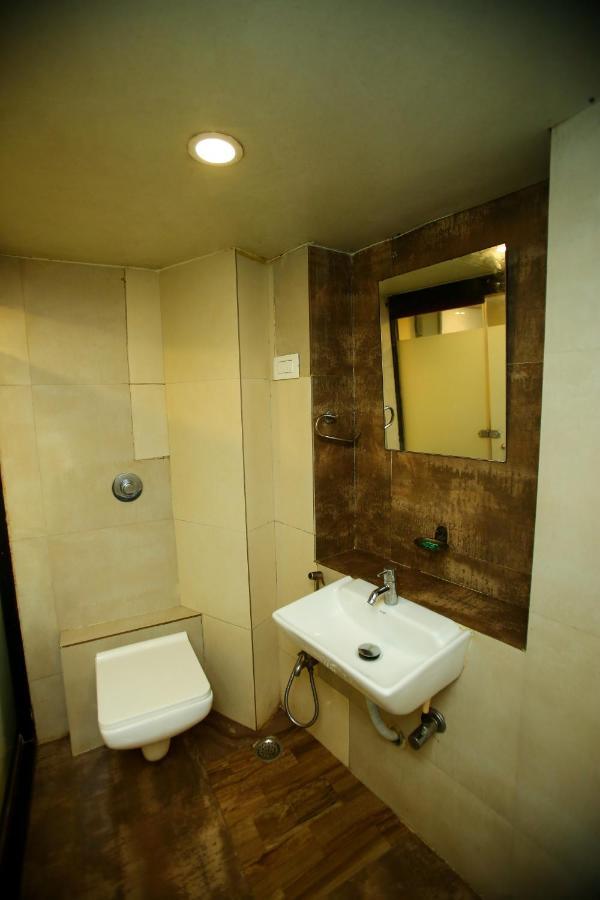 Garden Creek Residency - Near To Mumbai International Airport Hotel Bagian luar foto