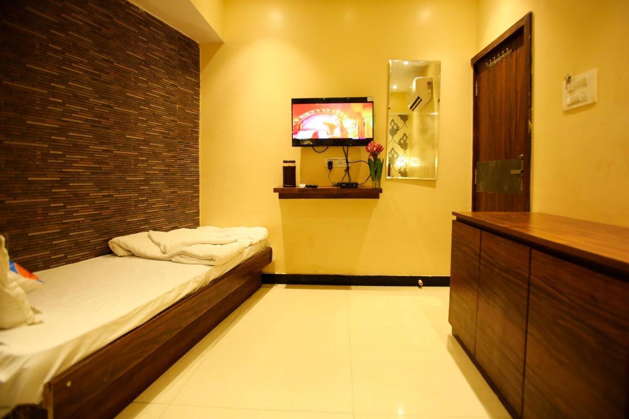 Garden Creek Residency - Near To Mumbai International Airport Hotel Bagian luar foto